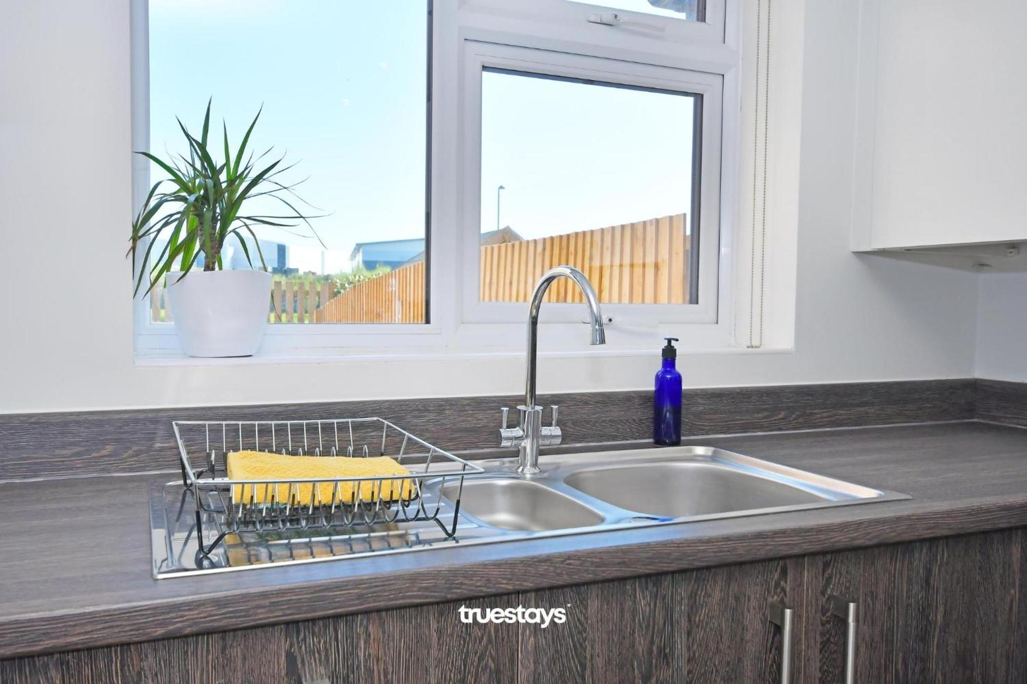 Regal House By True Stays - 3 Bedroom House In Stoke-On-Trent Exterior foto