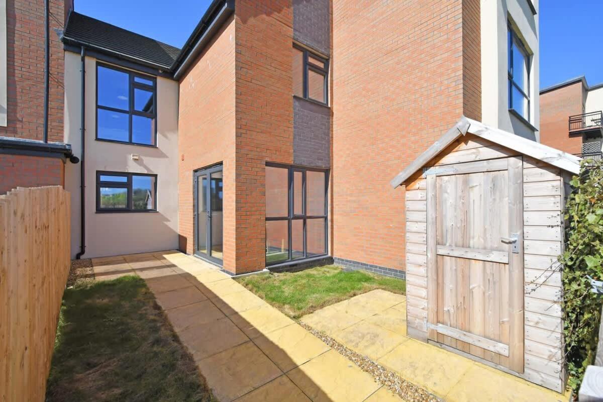 Regal House By True Stays - 3 Bedroom House In Stoke-On-Trent Exterior foto