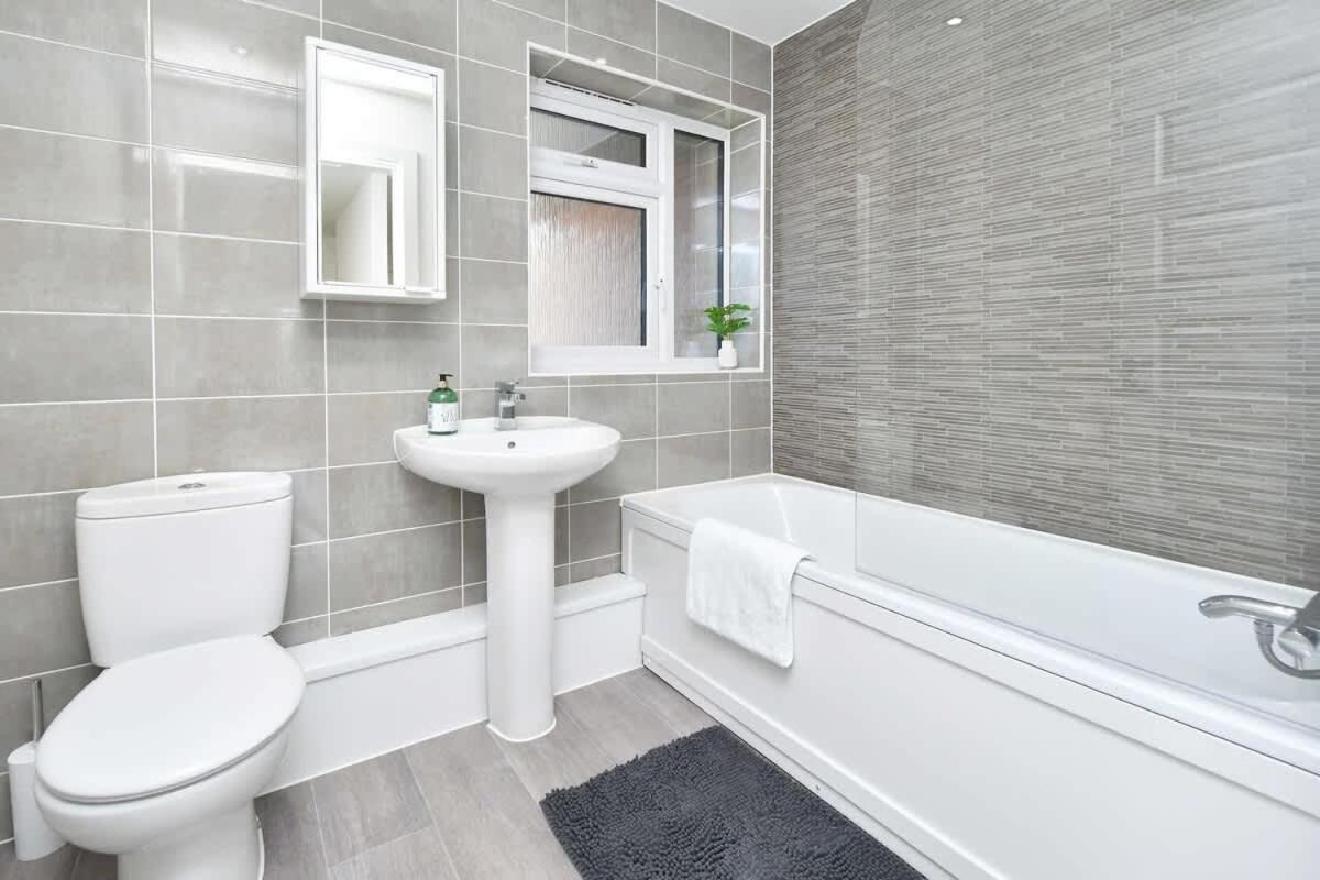 Regal House By True Stays - 3 Bedroom House In Stoke-On-Trent Exterior foto