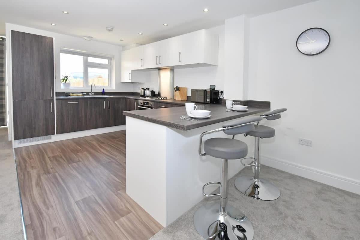 Regal House By True Stays - 3 Bedroom House In Stoke-On-Trent Exterior foto